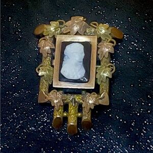 Antique Cameo Victorian Civil War Era 1860’s Rolled Gold Filled Brooch.